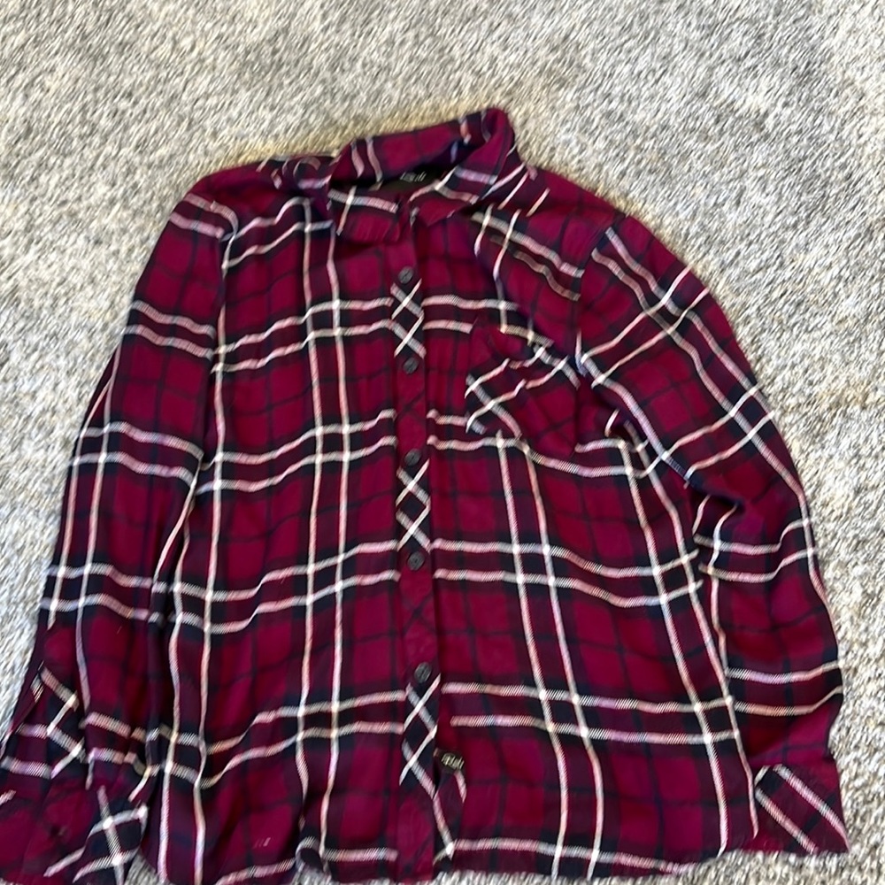 medium, maroon rails flannel